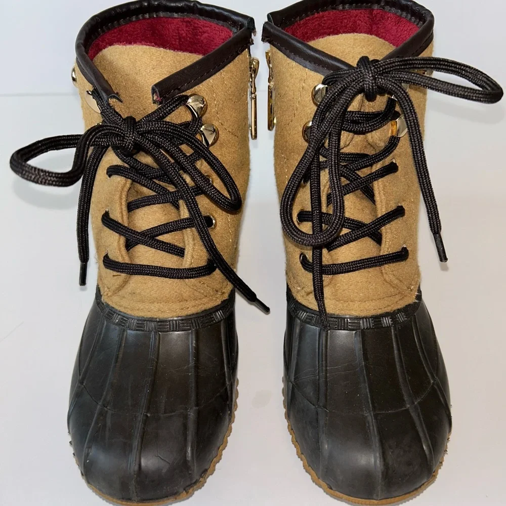 Tommy Hilfiger “Roan” women’s duck boots, waterproof,‎ rubber/felt upper- sz 6